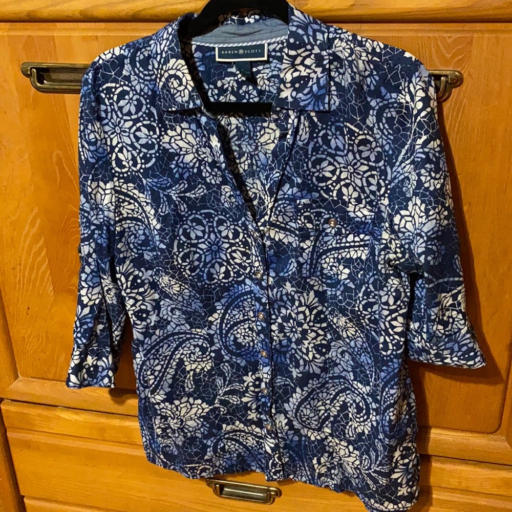 🌹🌹Ladies Beautiful Button Down Blouse - Size L